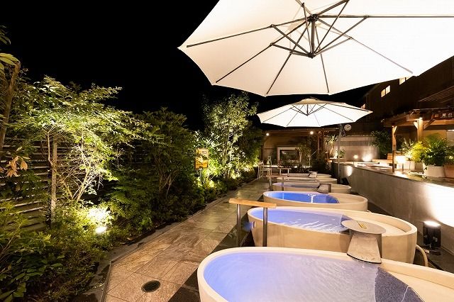 所沢 温泉バルコニー キング＆クイーン