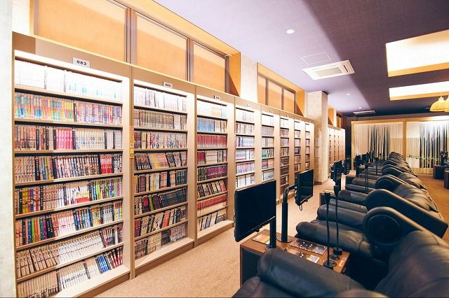 約3万冊の漫画やリクライニングシート