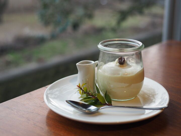 もちっとした玄米ごはんが絶品。野菜たっぷりの「ヴィーガン・プレート」が味わえる国分寺のオーガニックカフェ「カフェスロー」