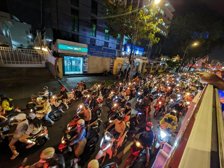 交通渋滞はホーチミン中心部の風物詩（？）