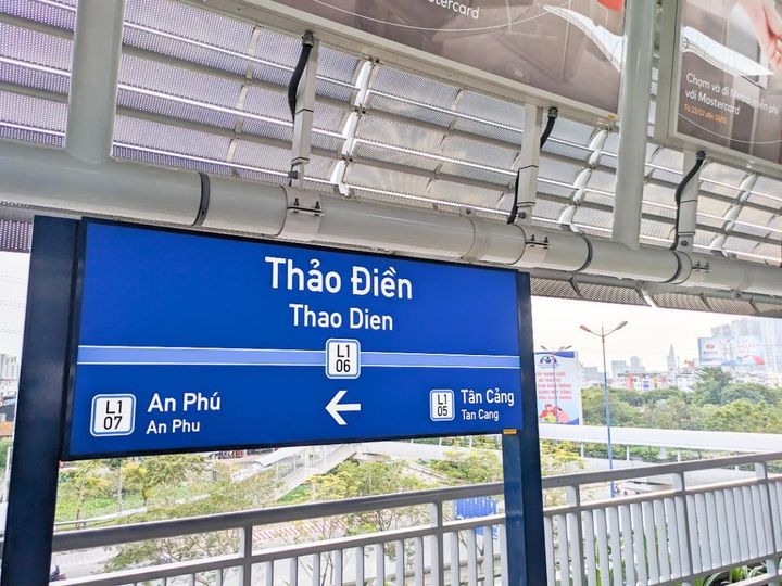 高架のタオディエン駅はホームからの眺めも◎