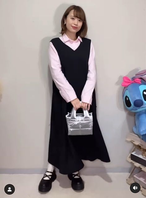 しまむらのピンクの「オックスシャツ」×ジャンパースカート