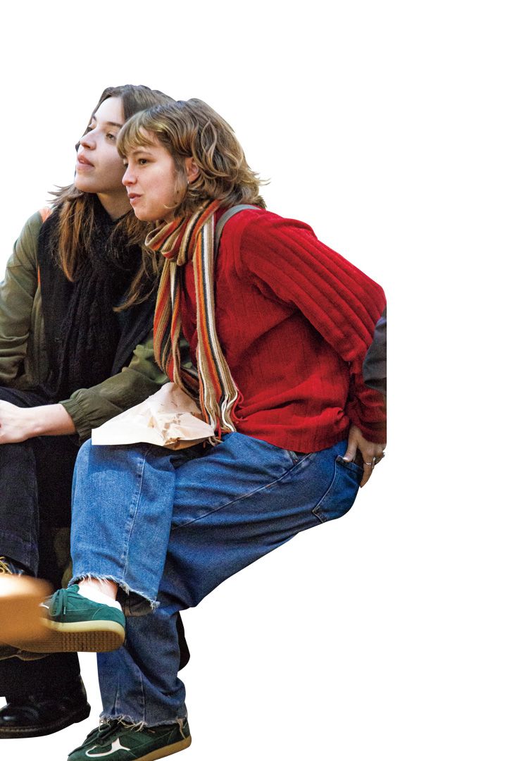 柄物アイテムの合わせ方が上手！ロンドンガール2人のスナップを大分解