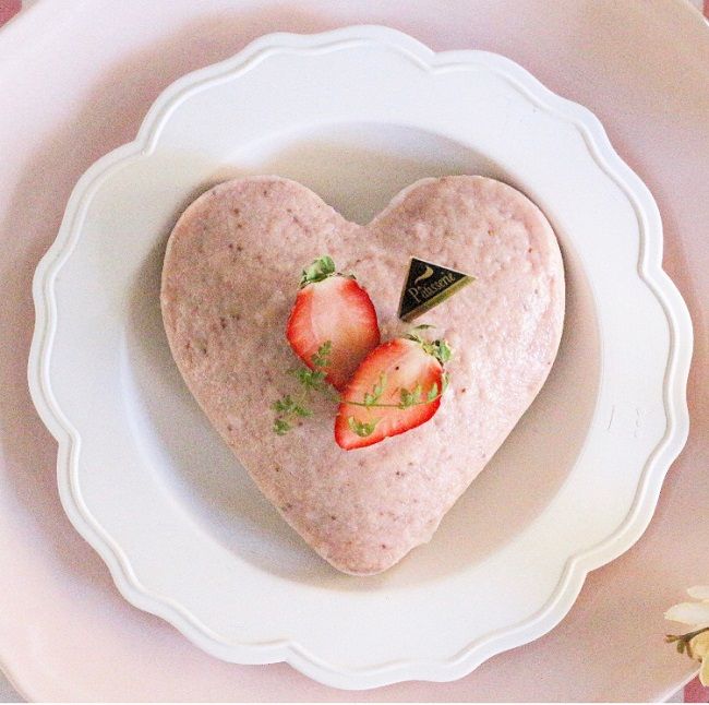 9〜11カ月ごろ（離乳食後期）のレシピ「いちごたっぷり米粉のスチームケーキ」