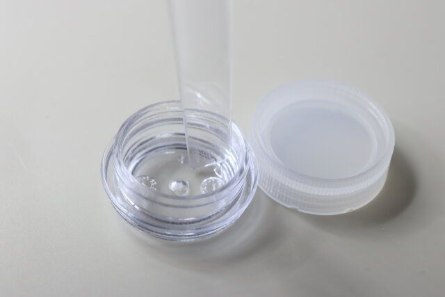 ダイソー コスメスパチュラ（3本） 使用例 容器