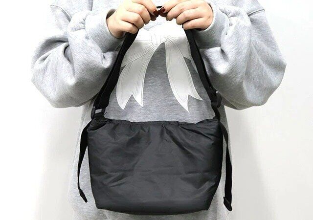 近藤千尋PRESENTS 便利でおしゃれな仕切り付き 7ポケットショルダーバッグ