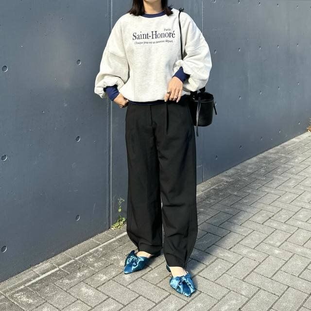 大人レディーススウェットカーゴパンツコーデ