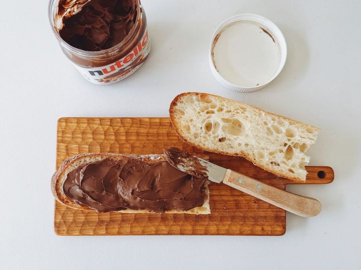 バレンタインに作りたい！食感が楽しいチョコバゲットサンド【パン好きなsumire.のバゲットサンドのレシピ vol.35 〜レシピで旅するヨーロッパ〜】