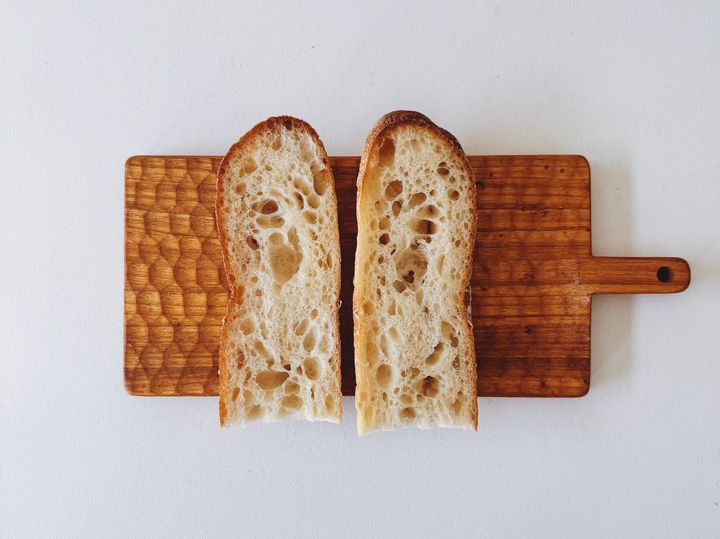 バレンタインに作りたい！食感が楽しいチョコバゲットサンド【パン好きなsumire.のバゲットサンドのレシピ vol.35 〜レシピで旅するヨーロッパ〜】