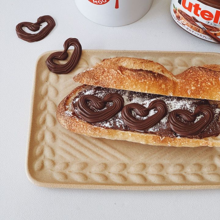 バレンタインに作りたい！食感が楽しいチョコバゲットサンド【パン好きなsumire.のバゲットサンドのレシピ vol.35 〜レシピで旅するヨーロッパ〜】