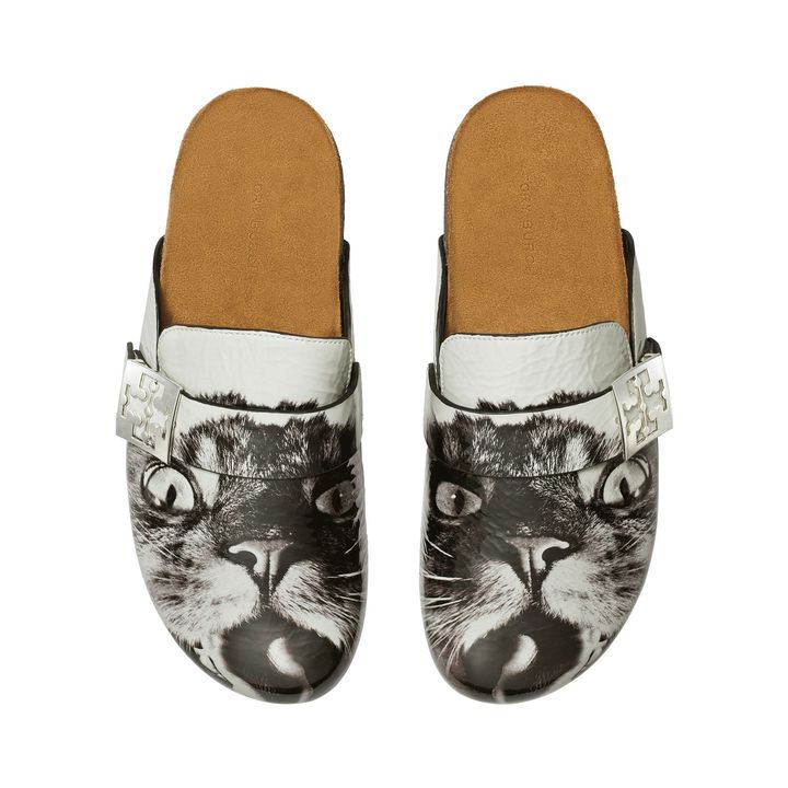 シューズ ￥53,900／TORY BURCH