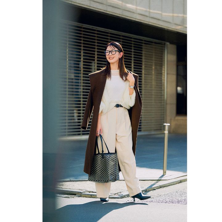 送迎からのお仕事はきちんと感あるオール白コーデで気分も盛り上げて