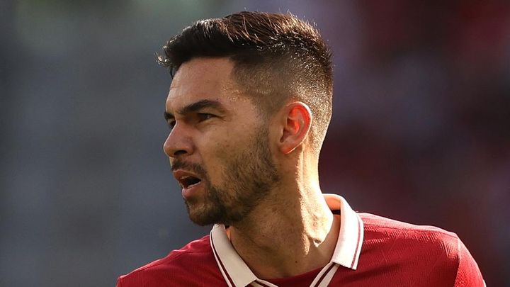 Jリーグ名門加入の外国人助っ人、海外組の日本代表選手と仲良し！ 「日本の生活楽しんで」「アリガト」