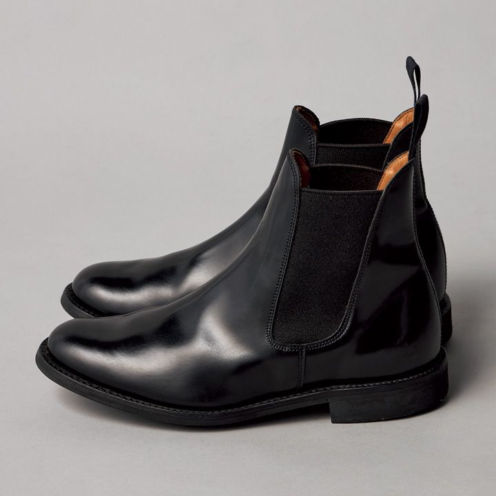 コーデがオシャレに引き締まる！足元はかっちりレザーシューズで決まり