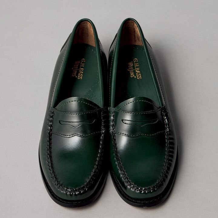 コーデがオシャレに引き締まる！足元はかっちりレザーシューズで決まり