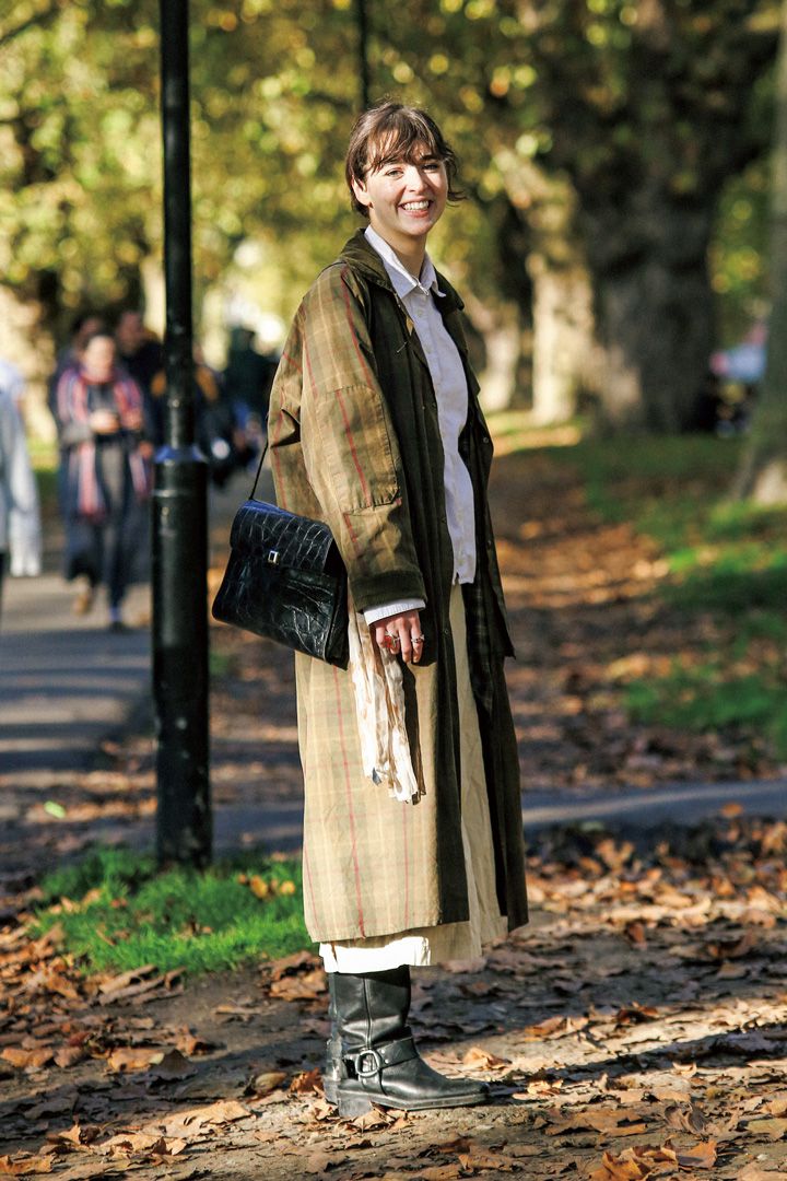 コーデがオシャレに引き締まる！足元はかっちりレザーシューズで決まり