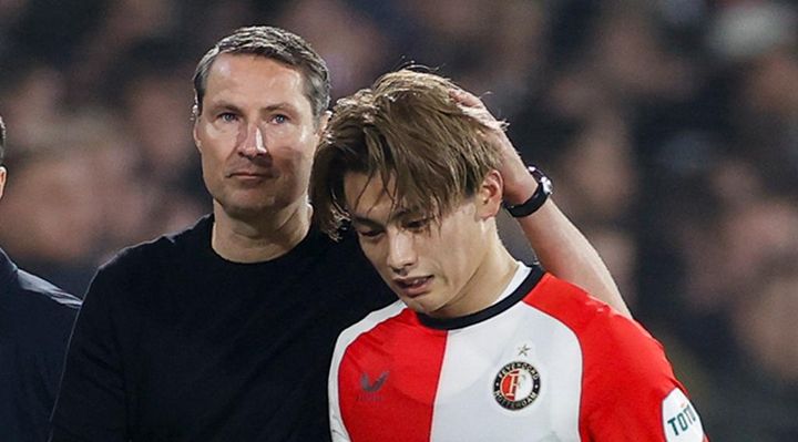 26歳日本代表FWが所属する海外名門、監督解任の理由を説明「成績不振とチームワークのなさ」