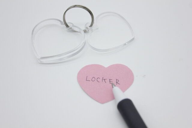 ネームキーホルダー クリア ハート 2P 記入