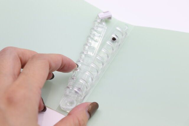 コンパクト カラーバインダー くすみカラー 開き方