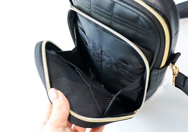 EGOIST Logo Shoulder Bag フロントポケット