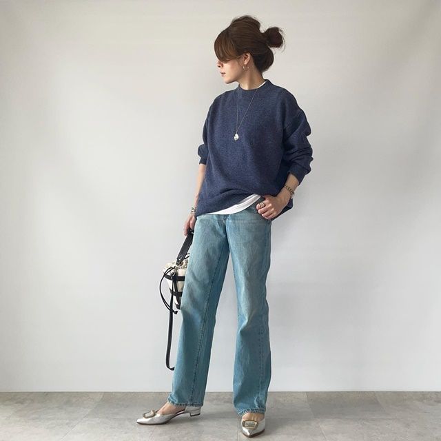 ミックスカラーオーバーサイズニット×GUのブルーの「ハイライズストレートジーンズ」