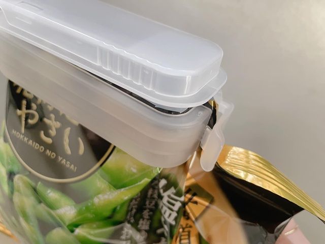 ダイソー 袋キャップ 小さめ食材用 装着方法 クリップをカチッと閉じる