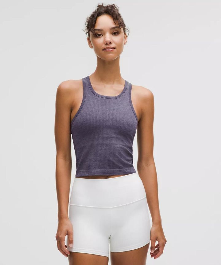 画像: Ebb to Streetクロップレーサーバックタンクトップ ￥8,000 www.lululemon.co.jp