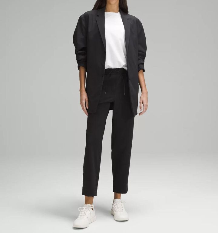 画像: LoveクルーネックTシャツ ￥6,500 www.lululemon.co.jp