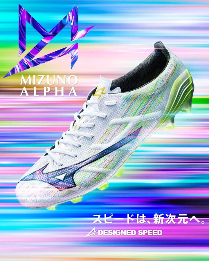吉田麻也選手も使用する軽量新シューズ サッカーシューズ
