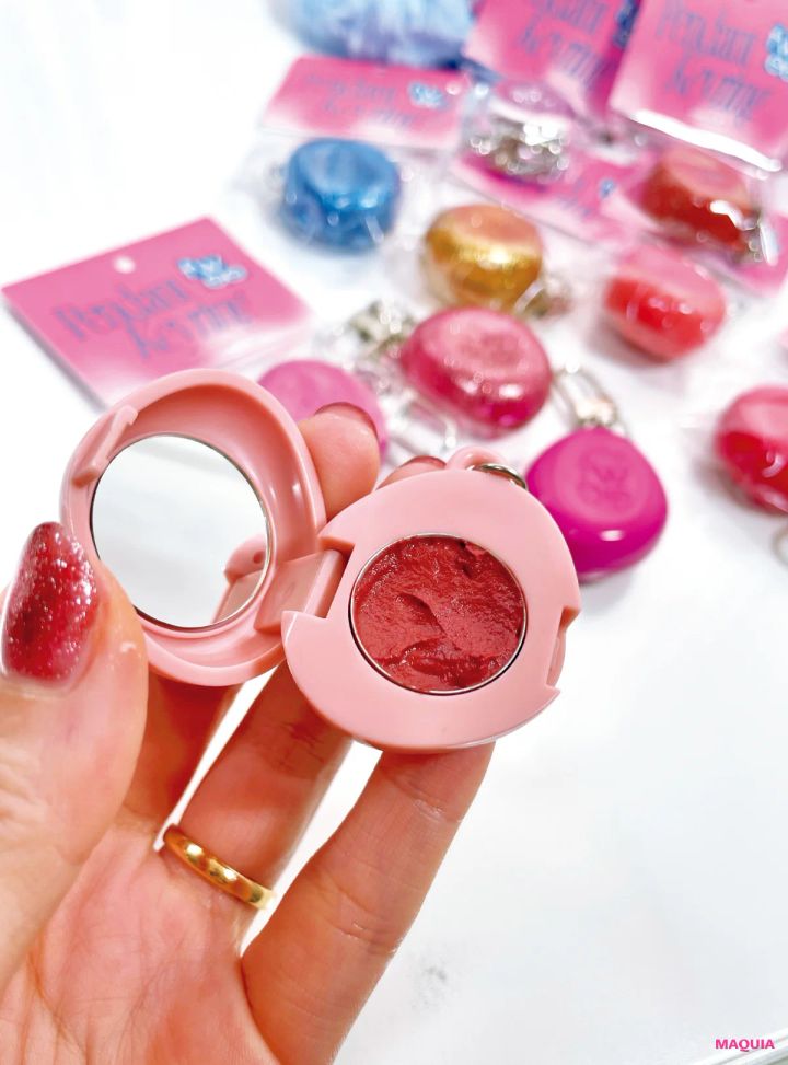 人気爆発のキーリング&チャームコスメ。「fwee」BRAYE」インフルエンサーのお気に入りは？_4