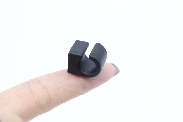 ネオジム磁石 マルチホルダー スリム サイズ感