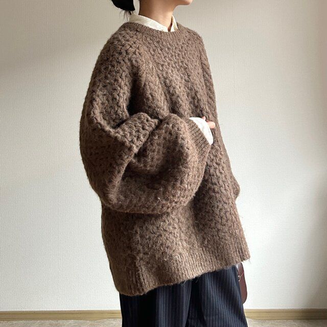 ボリュームスリーブニット