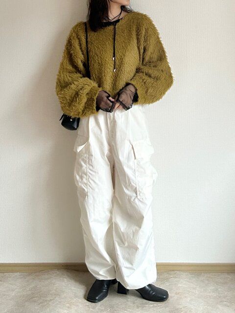 カーゴパンツと合わせたコーデ