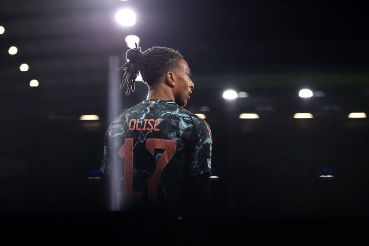 日本代表所属のドイツ最強チーム、赤いユニフォームを欧州最高峰の舞台で着れない理由とは