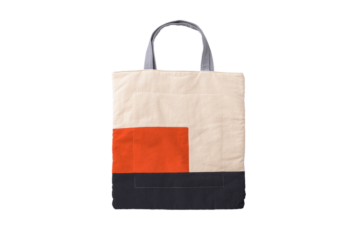 〈ルーマー〉のトートバッグ