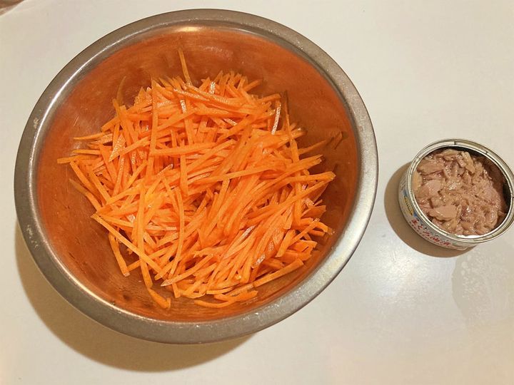 キャロットラペとツナ缶
