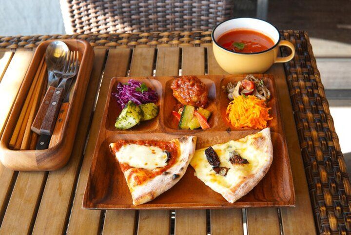 のどかな陽ざしがふりそそぐ早春の海辺の街さんぽ♪逗子葉山で古民家カフェをめぐり