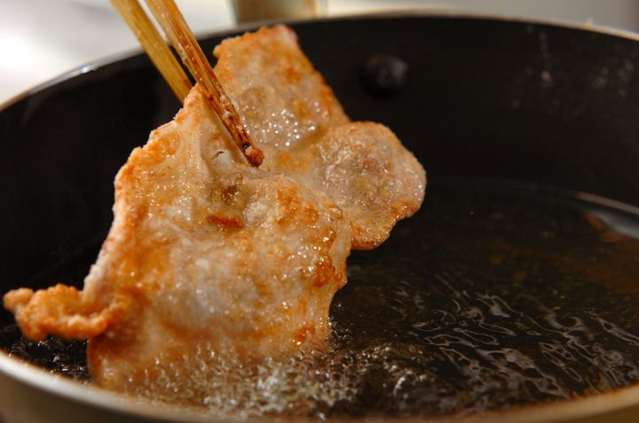 カリカリ豚の薬味ダレがけの作り方1