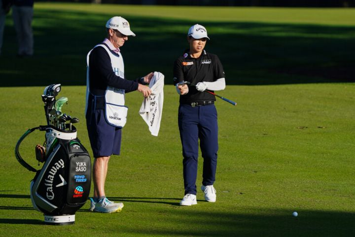 合計すると一体おいくら？14社とスポンサー契約、女子プロのウェアに注目