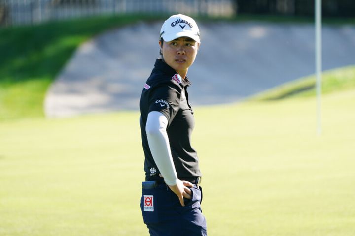 合計すると一体おいくら？14社とスポンサー契約、女子プロのウェアに注目