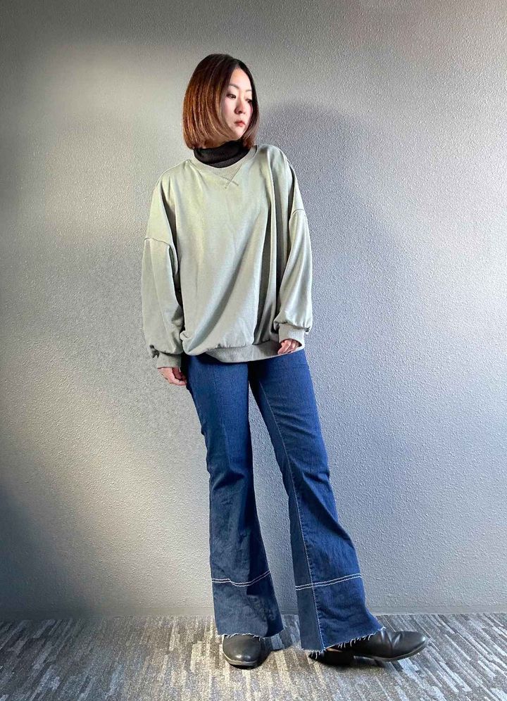 画像: フレアデニムと合わせて定番コーデ