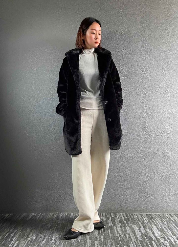 画像: 上下オールホワイトのワントーンコーデのアクセント☆