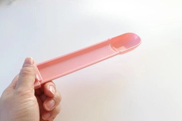 ダイソー しぼってスプーン エサ