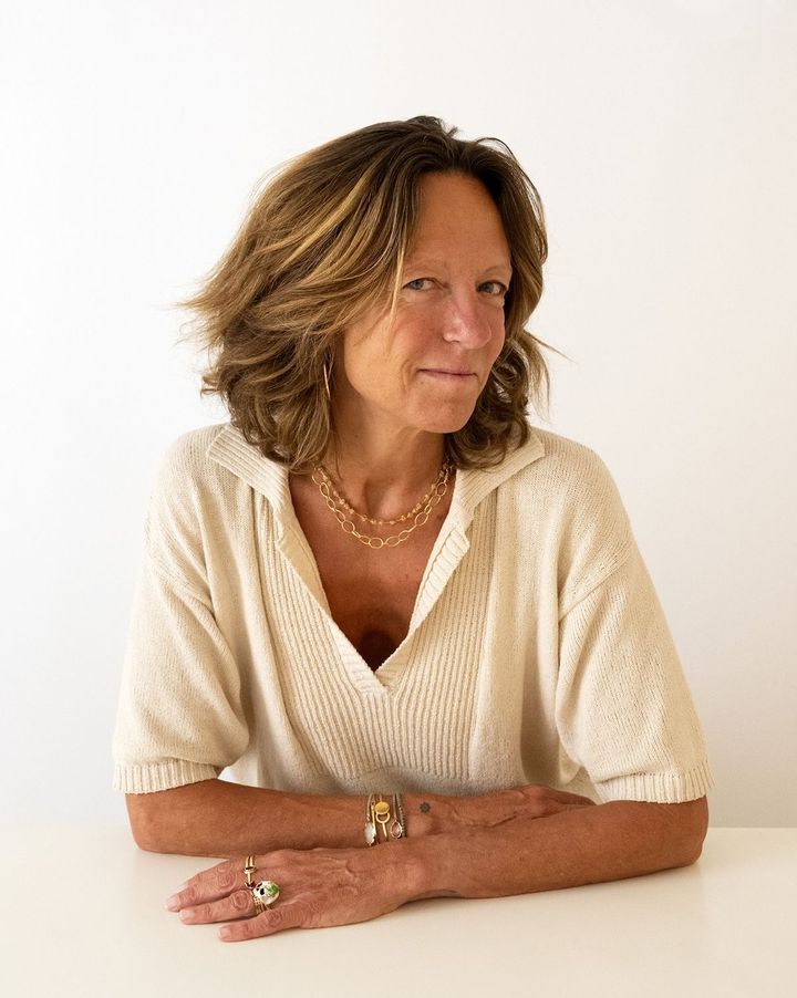 一流ジュエリーメゾンで30年間にわたるキャリアを積んだステファニー・ロジェが手がけている