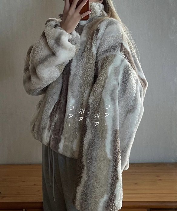 しまむらのベージュの「MIX柄ジャケット」