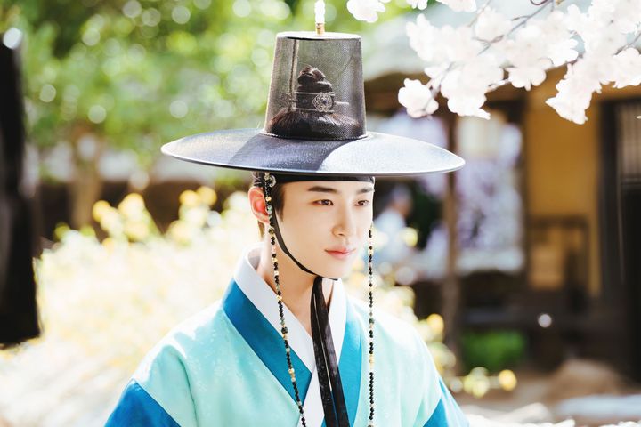 沼落ちする人続出。イケメン世子イ・ピョを演じたピョン・ウソク。Photo_ © 2021 KBS. All rights reserved