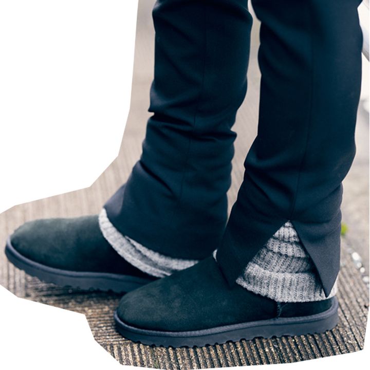 ムートンブーツにレッグウォーマーで暖かおしゃれ