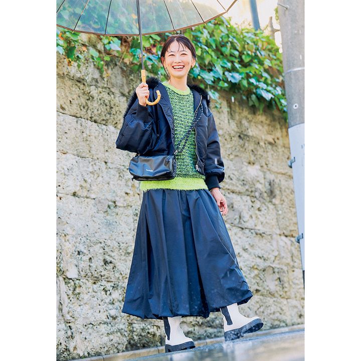 雨の日の送迎は撥水スカートがオシャレに頼れる