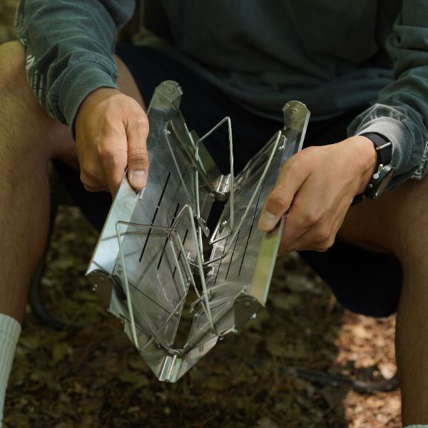 組み立てはわずか“5秒”！超コンパクトに持ち運びができる焚き火台が優秀すぎた