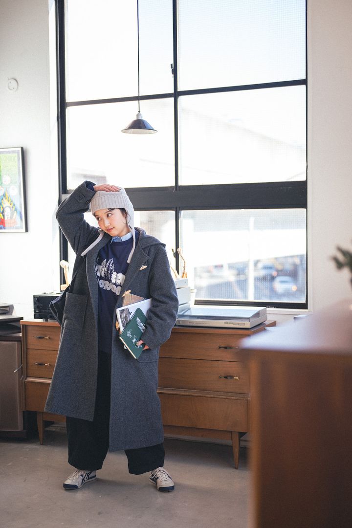 スニーカーの選び方が肝！低身長流、ロングコート着こなし【FUDGE FRIEND おしゃれさんの毎日コーディネート vol.493｜大島花菜】